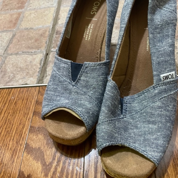 Tom’s wedge shoes - Picture 4 of 5